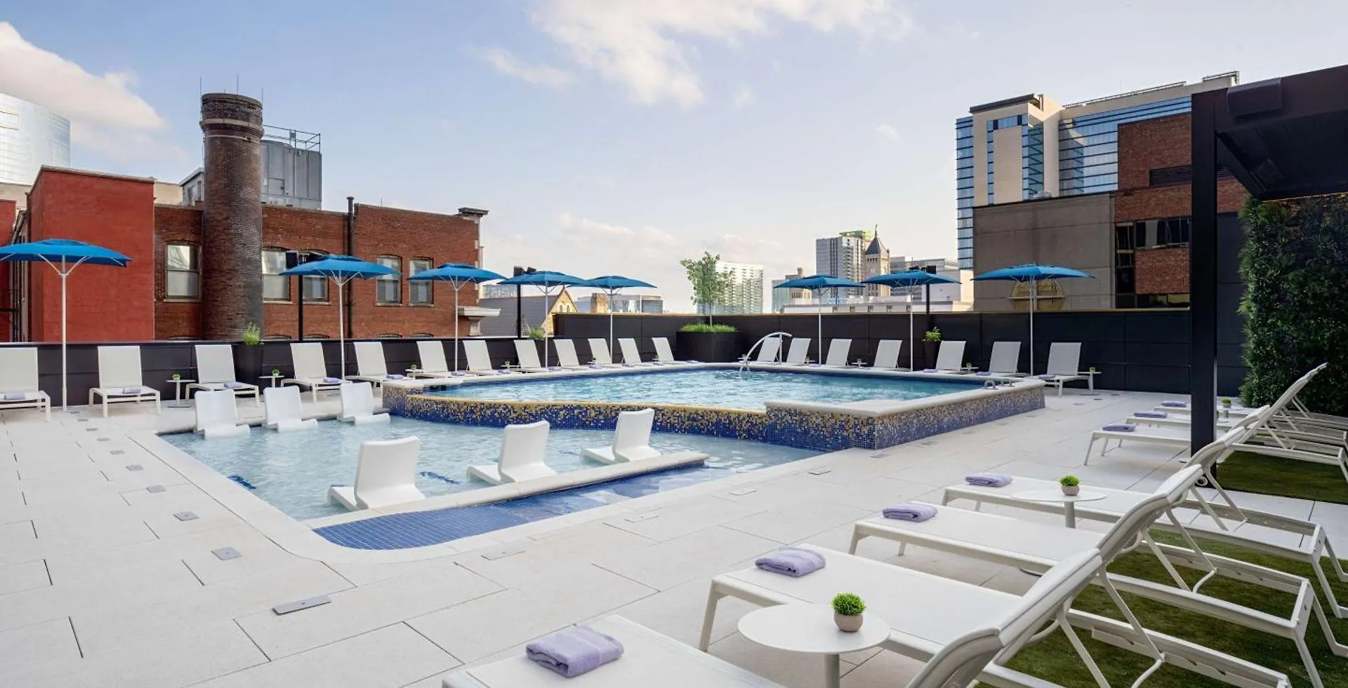 Tempo By Hilton Nashville Downtown contacts